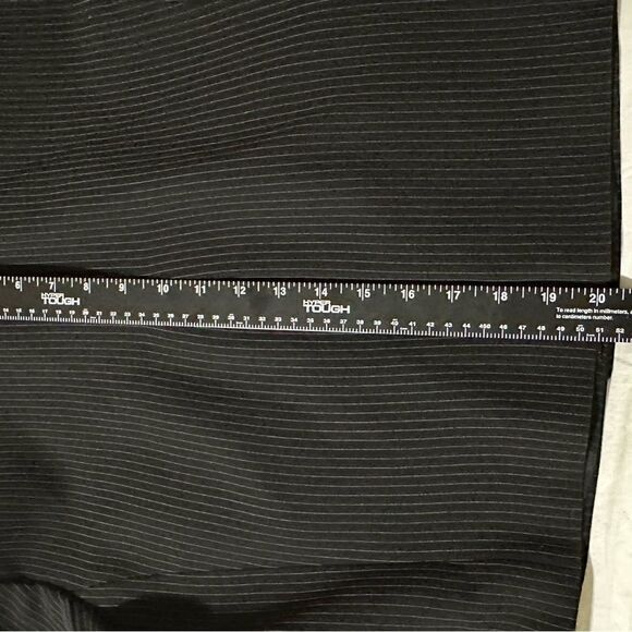 Tahari women's blazer Size 8 Black cropped cuffed pinstripe Gray lined - Picture 10 of 13